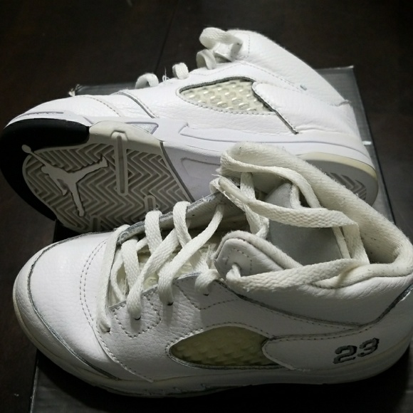 SOLD! Jordan Retro size 10c kids - Picture 3 of 4